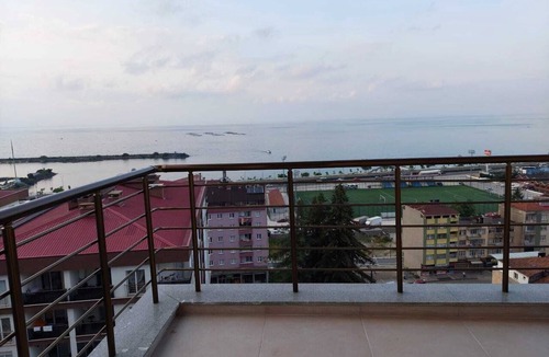 Yomra Apartment | 3+1 upstairs apartment unit with beautiful view