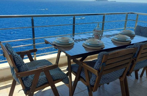 Kas House | 3-Bedroom Sea-View Duplex in Kaş with Pool & Workspace