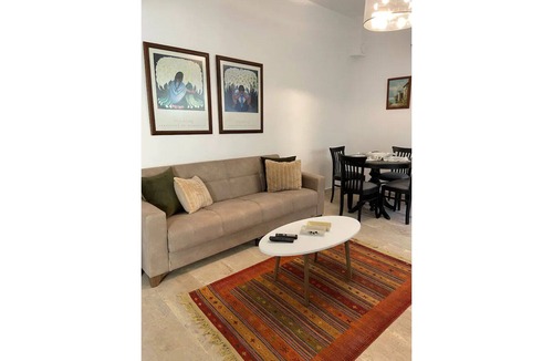 Turunc Apartment | 3 Minutes to the beach - Fully Furnished, Dedicated Work Space.