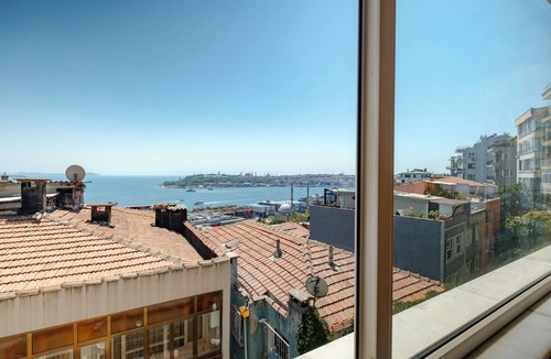Kabatas Apartment | 5BR Bosphorus View with Balcony - Elevator - Central Location - 2 Bathrooms