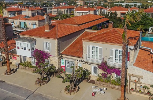 Hacımemis Hotel | Alacati Cadde 75 Luxury Hotel