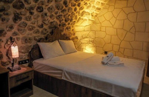 Artuklu Hotel | BABİ NEFES Demirhan Konağı