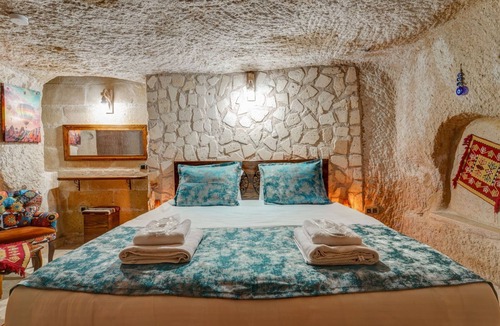 Uchisar Hotel | Balloon View Terrace in Cappadocia Jacuzzi Cave Rooms Unique Day & Night