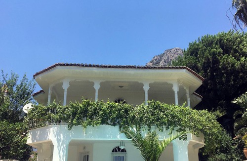 Akyaka Villa | Beyaz Ev Akyaka - Private Pool near Azmak River