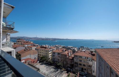 Kabatas Apartment | Bosphorus View with Elevator - 2 Bedrooms with 3 Double Beds