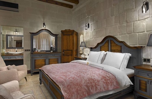 Nevsehir Hotel | Boutique Cave Experience with Romantic Spa Nights & Pool Access!