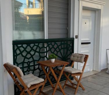 Fethiye City Center Apartment | Bright Modern Flat - Pool & Garden Near Shops