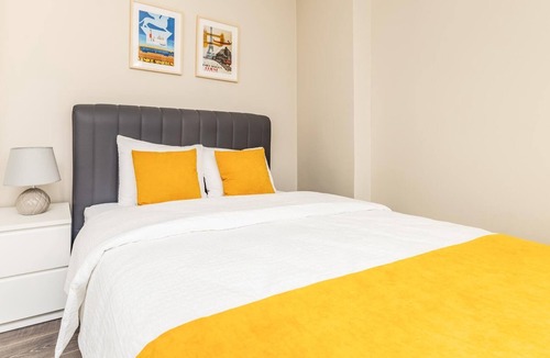 Osmanbey Apartment | Central and Compact Flat with Terrace in Sisli