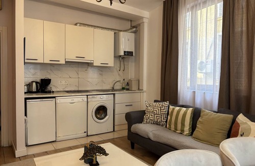 Cagaloglu Apartment | Central Istanbul Haven | Old City Highlights Nearb