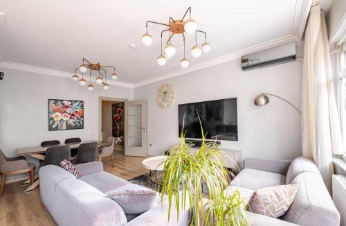 Osmanbey Apartment | Central Istanbul, Luxury 3BR, 4 min to Metro