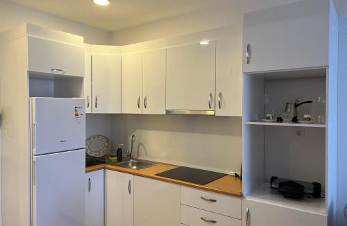 Esenyurt Apartment | Central Location Free WIFI AC Parking Garage