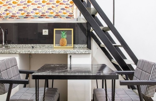 Karsiyaka Apartment | Central Loft Flat 50 m to Seashore in Izmir