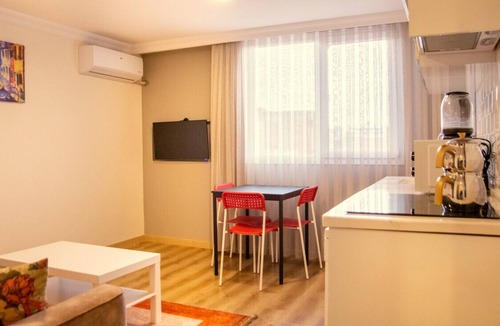 Kahramanlar Mahallesi Apartment | Centrally Located Flat near Kulturpark Izmir