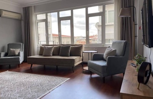 Moda Apartment | Centrally Located & Newly Renovated Apartment – Your Ideal Stay