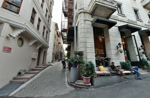 Karakoy Apartment | Charming 1-bedroom apartment with WiFi, AC in fabulous Istanbul