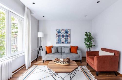 Sisli Apartment | Charming Bright 4BD2Bath Balcony Central Pad #368