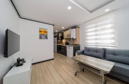 Antalya City Centre Apartment | Charming Flat near Beach in Muratpasa Antalya
