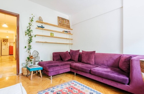 Osmanbey Apartment | Charming Flat w Balcony 3 min to Citys Nisantasi