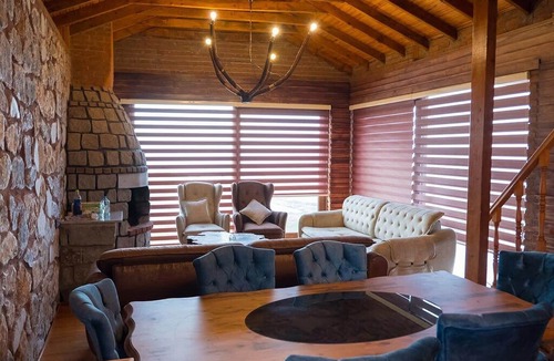 Orhangazi Apartment | Charming Stone House with Private Pool and Nature View in Iznik, Bursa