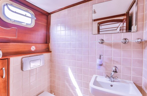 Kas Villa | Charter a private gulet to sail you to the Turquoise Coast with skipper
