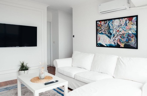 Fatih Apartment | Chic Flat w Terrace, Jacuzzi 15 min to Blue Mosque