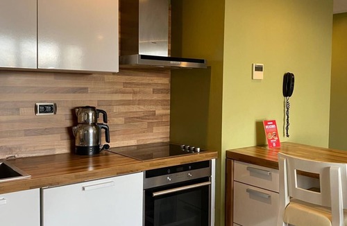 Gayrettepe Hotel | Chic hotel suite with AC, WiFi in enchanting Istanbul