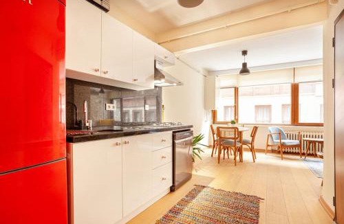 Kabatas Apartment | Close to Taksim; Cosy 1br apt