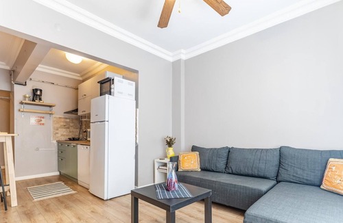 Moda Apartment | Comfortable House with a Cute Backyard in Kadikoy