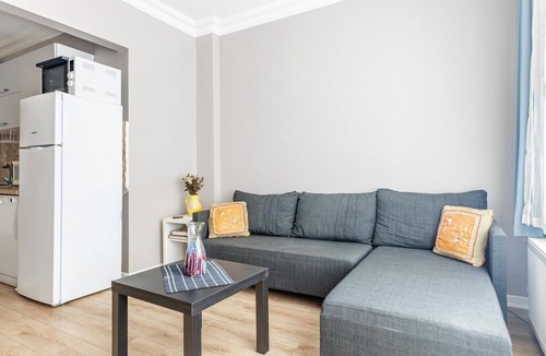Moda Apartment | Comfortable House with a Cute Backyard in Kadikoy