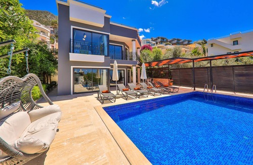 Kalkan Villa | Contemporary Kalkan Villa: Comfort & Elegance for Unforgettable Holidays