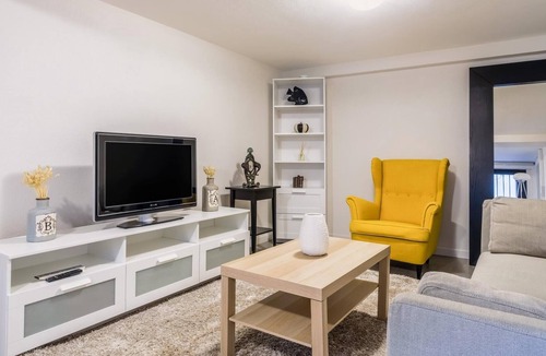 Kabatas Apartment | Convenient Flat w Garden 10 min to Galataport