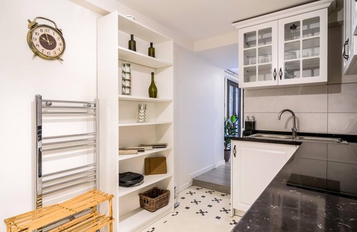 Kabatas Apartment | Convenient Flat w Garden 10 min to Galataport