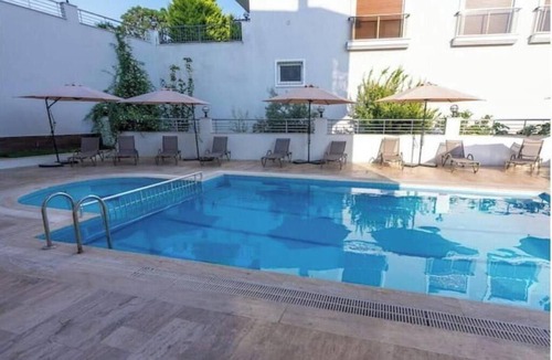 Kadnlar Denizi Mahallesi Apartment | Cool 2-bedroom apartment with AC in Aydın