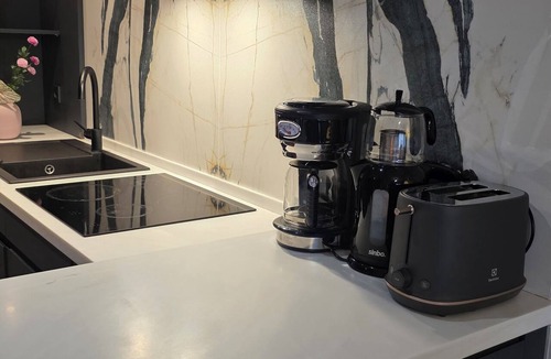 Beyoglu Apartment | Cozy 1-bedroom hotel suite in terrific İstanbul with AC and gym