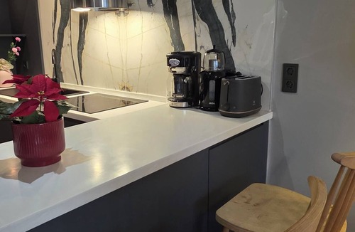 Beyoglu Apartment | Cozy 1-bedroom hotel suite in terrific İstanbul with AC and gym