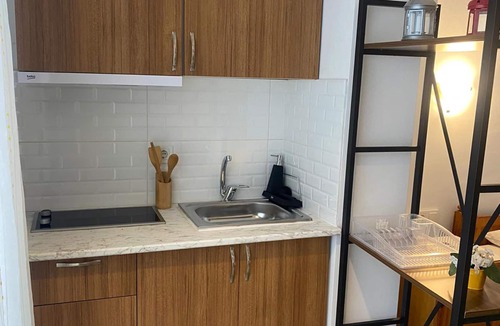 Marmaris City Center Apartment | Cozy studio in lovely Muğla with AC, WiFi