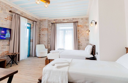 Mithatpasa Hotel | Cunda Nisa Otel