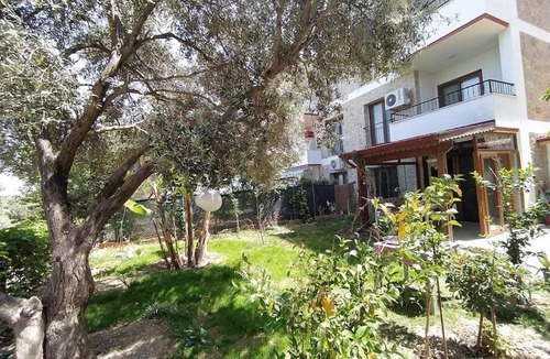 Datca City Center Villa | Datça'nın Değerlenen Bölgesi Çomarlıkta Bahçeli Ev