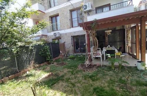 Datca City Center Villa | Datça'nın Değerlenen Bölgesi Çomarlıkta Bahçeli Ev