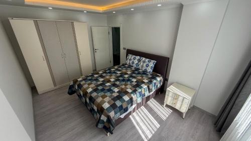Akcaabat Apartment | Deniz manzaralı geniş daire, sahile yakın