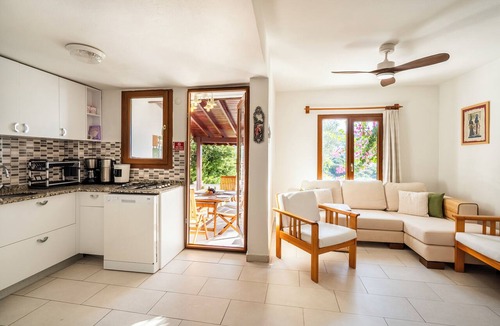 Bogazici Villa | Denize sıfır Villa Özel Plaj Doğal Havuz Bodrum
