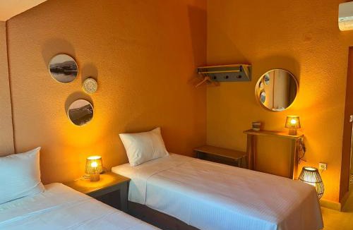 Marmara Hotel | Denizevi Karvunyi