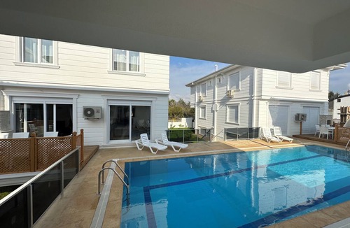 Dosemealti House | Doğa içinde Sahile 15 dakika mesafede Havuz,hamam,sauna 10 kişilik villa