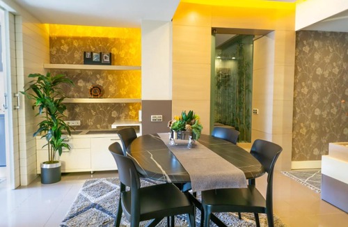 Antalya City Centre Apartment | Downtown Oasis - Spacious Modern 3-BR Flat near Beachpark