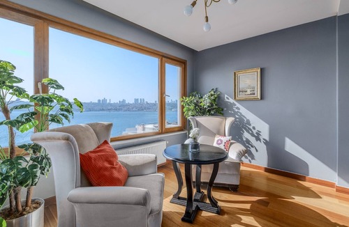 Uskudar Apartment | Duplex Flat w Panoramic Bosphorus View and Terrace