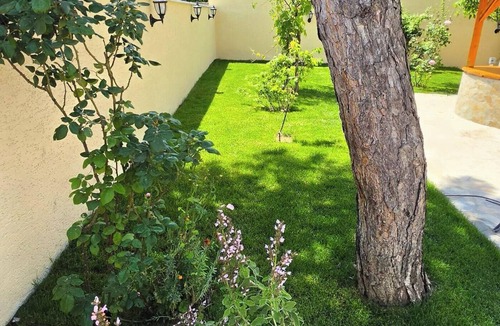 Karaagac Mahallesi House | Edirne Karaağaç'ın Merkezinde, Doğa İçinde Huzurlu ve Geniş Bahçeli Tatil Evi