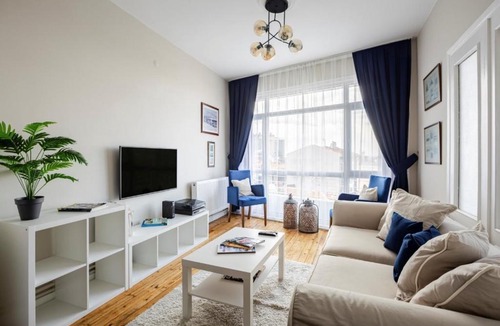 Moda Apartment | Elegant 3BD Bosphorus Views Chic Kadıkoy Home #384