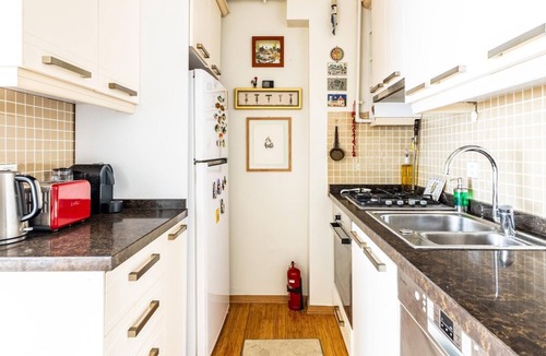 Kabatas Apartment | Elegant Flat w Terrace 15 min to Galata Tower