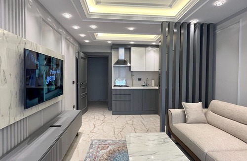 Zeytinburnu Apartment | Elegant Studio next to Fisekhane & Marmaray