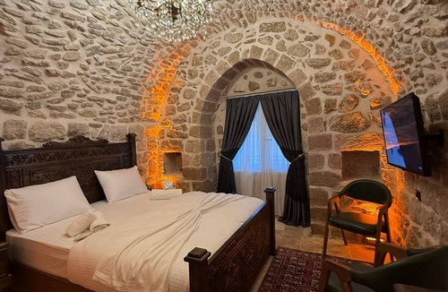 Artuklu Hotel | Erkar Konağı